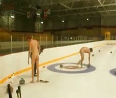 Nude Curling 