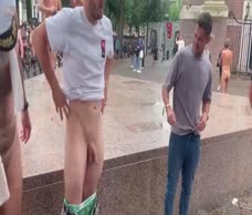 Dude Drops His Pants