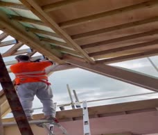 Builder Gets Pantsed