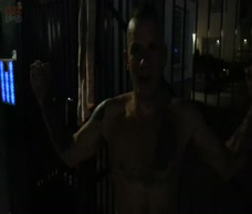 Dude Runs Around Naked