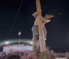 Asian Lad Accidentally Pantsed